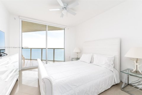 Condo in Sunny Isles Beach, Florida, 2 bedrooms  № 1859948 - photo 20