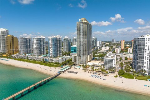 Condo in Sunny Isles Beach, Florida, 2 bedrooms  № 1859948 - photo 30