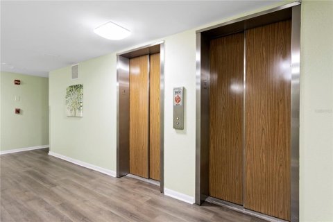 Condo in South Pasadena, Florida, 1 bedroom  № 1838254 - photo 19
