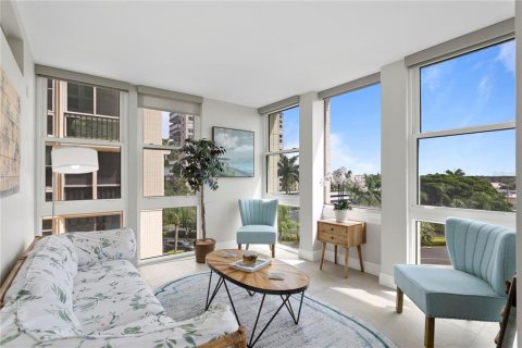 Condo in South Pasadena, Florida, 1 bedroom  № 1838254 - photo 27