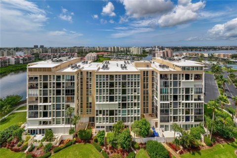 Condo in South Pasadena, Florida, 1 bedroom  № 1838254 - photo 11