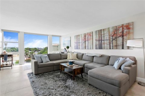 Condo in South Pasadena, Florida, 1 bedroom  № 1838254 - photo 24