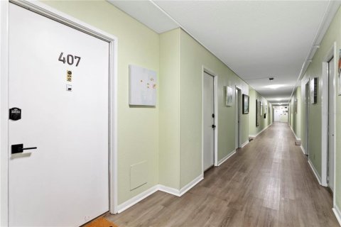 Condo in South Pasadena, Florida, 1 bedroom  № 1838254 - photo 20
