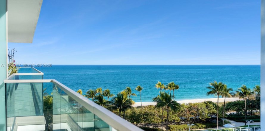 Condo in Bal Harbour, Florida, 2 bedrooms № 2081141
