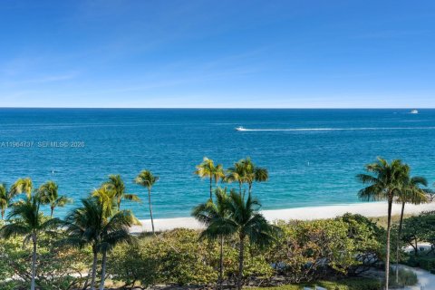 Condo in Bal Harbour, Florida, 2 bedrooms № 2081141 - photo 2