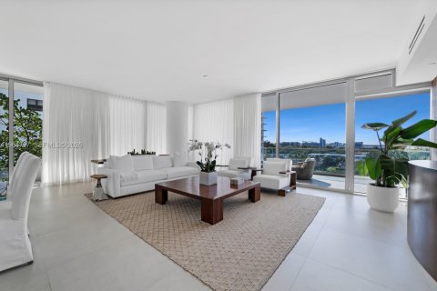 Condo in Bal Harbour, Florida, 2 bedrooms № 2081141 - photo 6