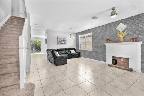 House in Homestead, Florida 6 bedrooms, 282.42 sq.m. № 1956842 - photo 5