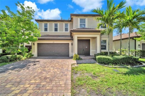 House in Homestead, Florida 6 bedrooms, 282.42 sq.m. № 1956842 - photo 2