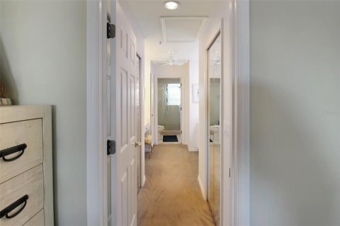 Condo in Sarasota, Florida, 2 bedrooms  № 931224 - photo 25