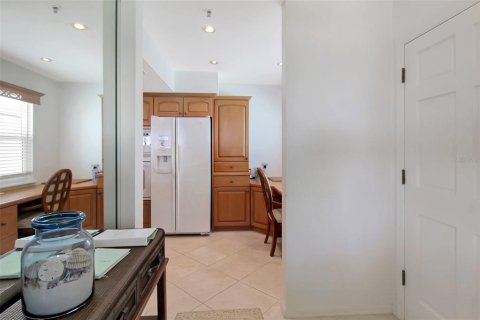 Condo in Sarasota, Florida, 2 bedrooms  № 931224 - photo 7