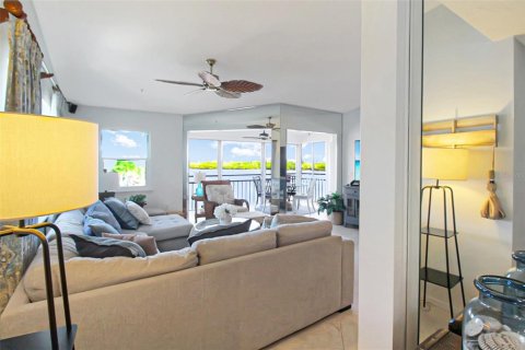 Condo in Sarasota, Florida, 2 bedrooms  № 931224 - photo 12
