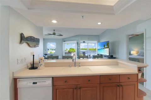 Condo in Sarasota, Florida, 2 bedrooms  № 931224 - photo 10
