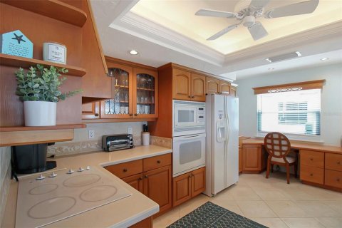 Condo in Sarasota, Florida, 2 bedrooms  № 931224 - photo 11