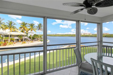 Condo in Sarasota, Florida, 2 bedrooms  № 931224 - photo 16