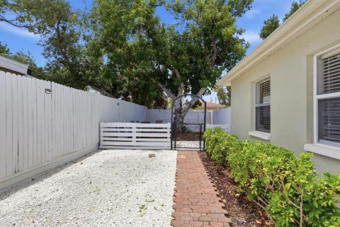 Duplex à vendre à Sarasota, Floride: 4 chambres, 111.39 m2 № 2101903 - photo 26