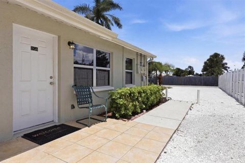 Duplex à vendre à Sarasota, Floride: 4 chambres, 111.39 m2 № 2101903 - photo 8