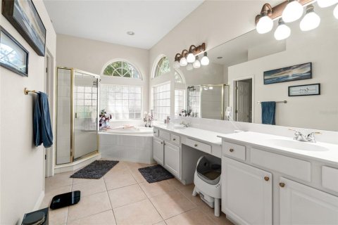 House in Tampa, Florida 5 bedrooms, 301.75 sq.m. № 1886332 - photo 18