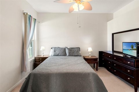 House in Tampa, Florida 5 bedrooms, 301.75 sq.m. № 1886332 - photo 4
