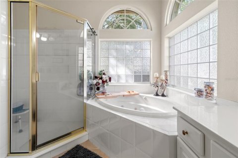 House in Tampa, Florida 5 bedrooms, 301.75 sq.m. № 1886332 - photo 20