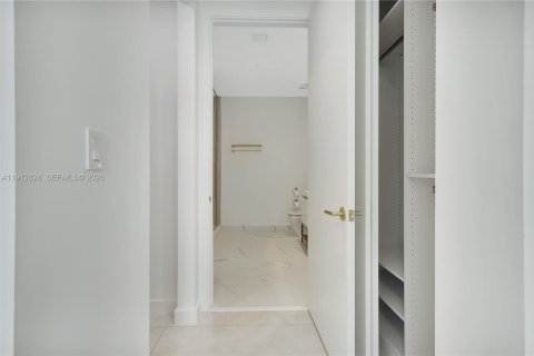 Condominio en venta en Miami, Florida, 2 dormitorios, 97.18 m2 № 2061301 - foto 16