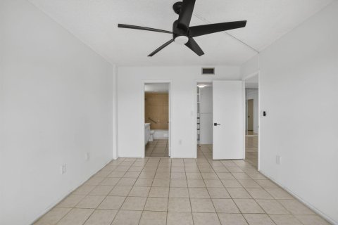Купить кондоминиум в Лодерхилл, Флорида 3 комнаты, 90.3м2, № 2086276 - фото 14