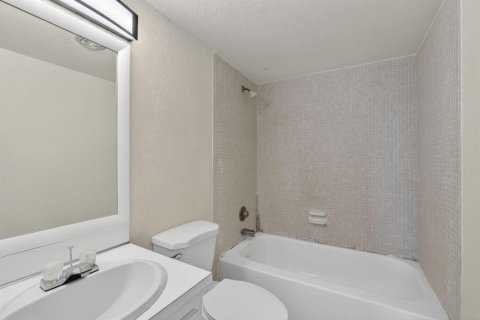 Купить кондоминиум в Лодерхилл, Флорида 3 комнаты, 90.3м2, № 2086276 - фото 21