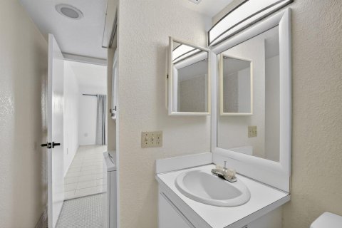 Купить кондоминиум в Лодерхилл, Флорида 3 комнаты, 90.3м2, № 2086276 - фото 13