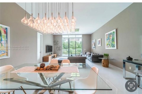 Condo in North Miami, Florida, 3 bedrooms  № 1828674 - photo 2