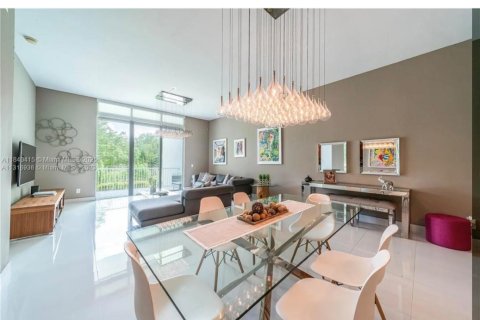 Condo in North Miami, Florida, 3 bedrooms  № 1828674 - photo 4