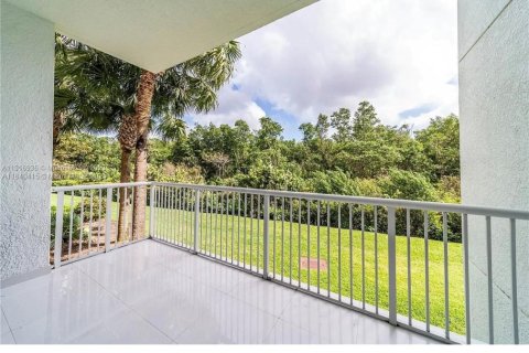 Condo in North Miami, Florida, 3 bedrooms  № 1828674 - photo 5