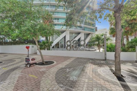 Copropriété à vendre à Miami, Floride: 2 chambres, 122.17 m2 № 1975448 - photo 29