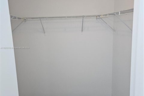 Copropriété à vendre à Miami, Floride: 2 chambres, 122.17 m2 № 1975448 - photo 19