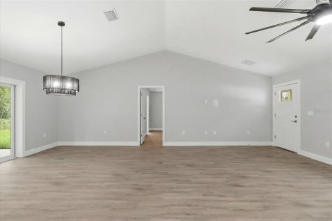House in Dunnellon, Florida 3 bedrooms, 147.25 sq.m. № 2232124 - photo 14