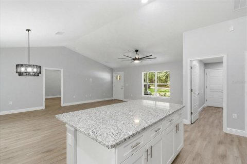 House in Dunnellon, Florida 3 bedrooms, 147.25 sq.m. № 2232124 - photo 23
