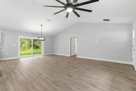 House in Dunnellon, Florida 3 bedrooms, 147.25 sq.m. № 2232124 - photo 13