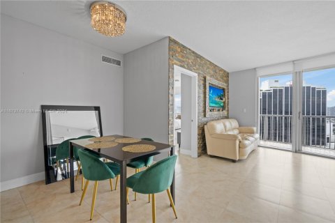 Condominio en venta en Miami, Florida, 2 dormitorios, 97.36 m2 № 1933780 - foto 6