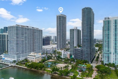 Condominio en venta en Miami, Florida, 2 dormitorios, 97.36 m2 № 1933780 - foto 3