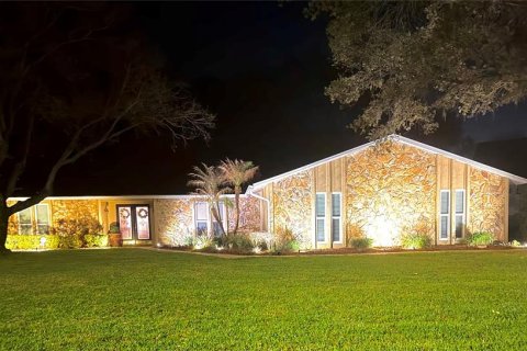 Casa en Winter Haven, Florida 4 dormitorios, 253.07 m2 № 2105322