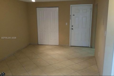 Copropriété à louer à Miami Beach, Floride: 2 chambres, 68.84 m2 № 2000854 - photo 3