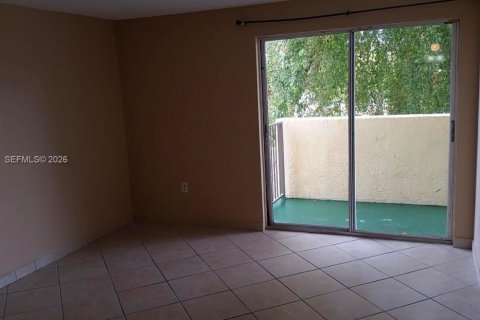 Copropriété à louer à Miami Beach, Floride: 2 chambres, 68.84 m2 № 2000854 - photo 4