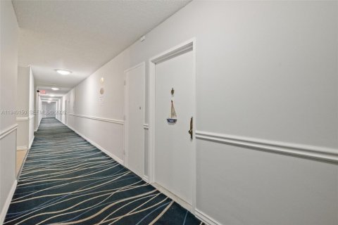 Condominio en venta en Hollywood, Florida, 2 dormitorios, 116.96 m2 № 2000391 - foto 24