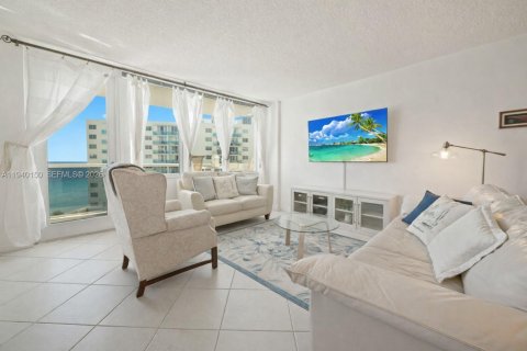 Condominio en venta en Hollywood, Florida, 2 dormitorios, 116.96 m2 № 2000391 - foto 8