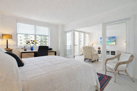 Condominio en venta en Hollywood, Florida, 2 dormitorios, 116.96 m2 № 2000391 - foto 19