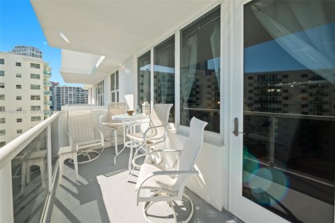 Condominio en venta en Hollywood, Florida, 2 dormitorios, 116.96 m2 № 2000391 - foto 5