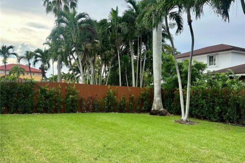 House in Miami, Florida 4 bedrooms, 203.73 sq.m. № 1943670 - photo 16