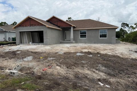 House in Port Charlotte, Florida 4 bedrooms, 163.04 sq.m. № 2283527