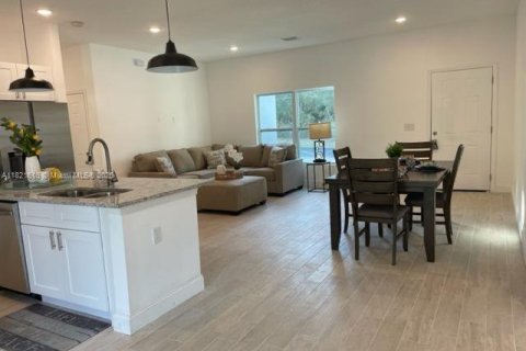 House in Ocala, Florida 3 bedrooms, 131.83 sq.m. № 1937693 - photo 7