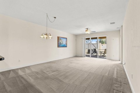 House in Holiday, Florida 3 bedrooms, 161.65 sq.m. № 2145165 - photo 7