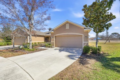 House in Holiday, Florida 3 bedrooms, 161.65 sq.m. № 2145165 - photo 3