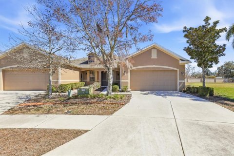 House in Holiday, Florida 3 bedrooms, 161.65 sq.m. № 2145165